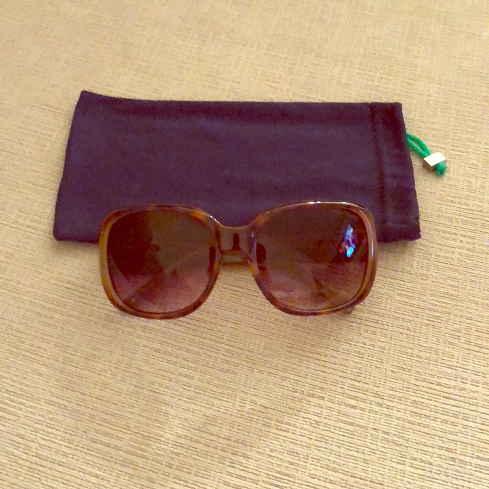 Women’s Tommy Hilfiger tortoise shell sunglasses